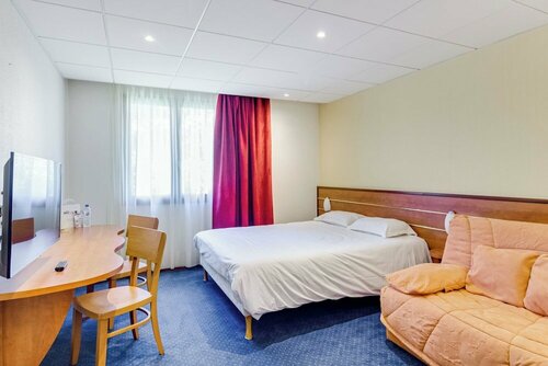Brit Hotel Nantes Vigneux - LAtlantel, Забронировать Отель Отели Земель Луары с парковкой, Парковка