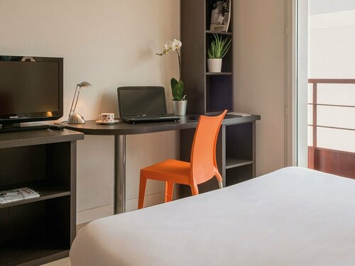 Appart’City Nantes Saint-Herblain, Забронировать Отель Отели Земель Луары с парковкой, Парковка