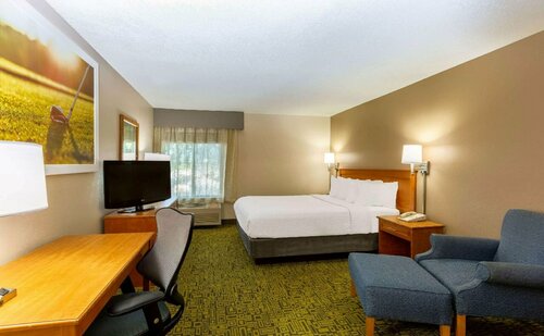 Days Inn & Suites by Wyndham Madison, Đặt Khách sạn Madison Wisconsin