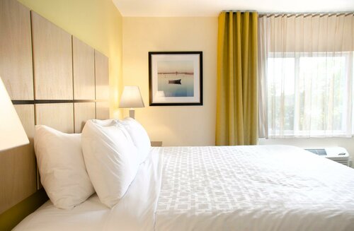 Candlewood Suites - Lancaster West by IHG, Забронировать Отель Ланкастер Ланкастер