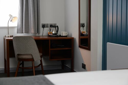 Longshoot Inn by Good Night Inns, Rezervați Hotel Hoteluri în Gloucestershire cu parcare, Parcare