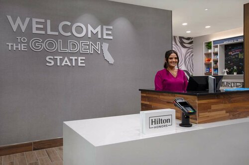 Hampton Inn & Suites Ontario Rancho Cucamonga, Rezervovat Hotel Rancho Cucamonga Kalifornie