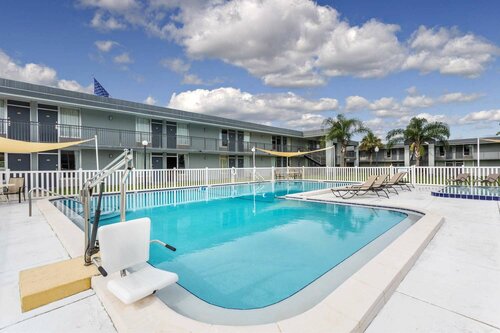 Super 8 by Wyndham Ocala I-75, Забронировать Мини-отель Мотели штата Флориды, Мотель