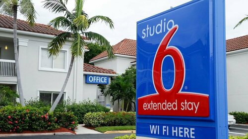 Studio 6-West Palm Beach, FL, Забронировать Мини-отель Мотели Palm Beach County, Мотель