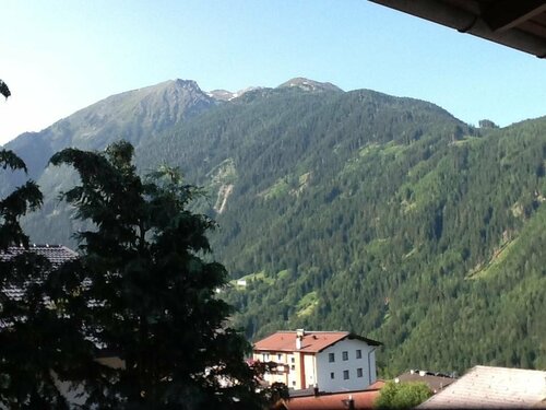 Haus Hubertus Wintersaison und Sommersaison, Prenota Bed & breakfast Hotel a Tirolo con parcheggio, Parcheggio