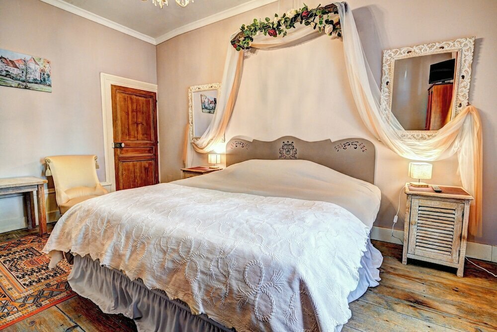 Château de la Hussardière Chambre dhôtes Haute- Saône