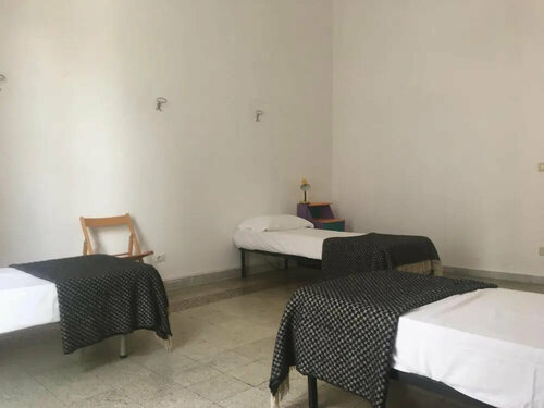 6 Small rooms, Забронировать Хостел Хостелы Неаполя, рядом с Церковь Пио Монте делла Мизерикордия, Хостел
