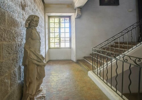 Le Couvent Royal, Забронировать Отель Отели в центре Сен-Максимен-ла-Сент-Бом, в центре