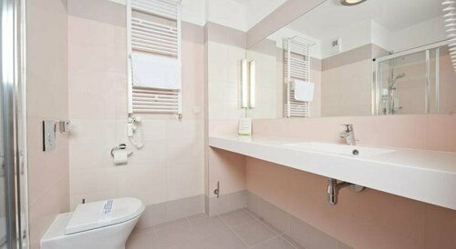 Hotel Interferie Medical SPA, Rezervați Stațiune Hoteluri în West Pomerania cu parcare, Parcare
