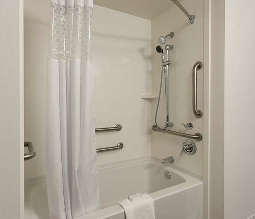 Hampton Inn & Suites Charlotte/Pineville, Забронировать Отель Пайнвилль Северная Каролина