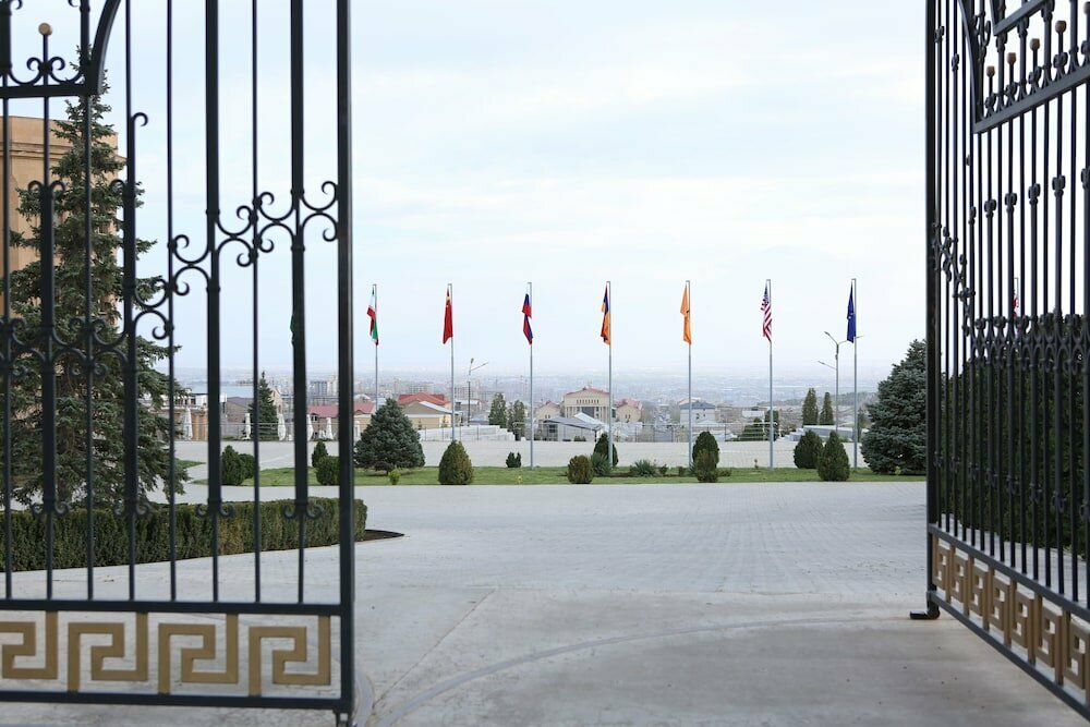 Latar Hotel Yerevan