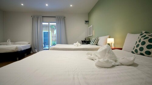 Resort V - MRT Huai Khwang, Забронировать Курортный отель Отели Провинции Бангкока с бассейном, Бассейн