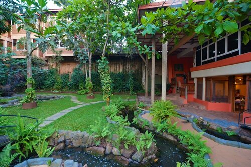 Forest Cottages, Rezervasyon Otel Bukoto Kampala
