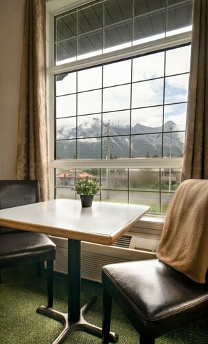 Mountain View Inn, Prenota Appartamento Canmore Alberta