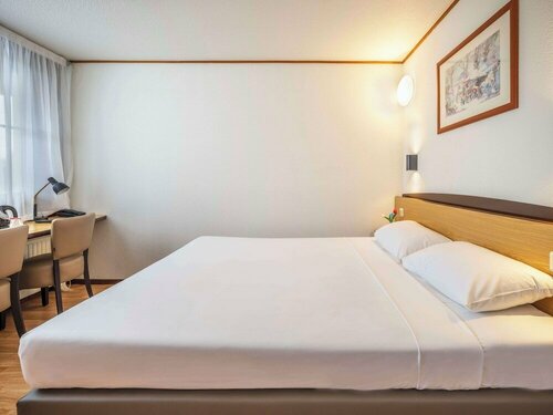 Campanile Hotel & Restaurant Gent, Забронировать Отель Nieuw Gent-UZ Гент
