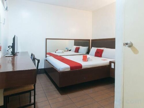 RedDoorz @ Riches Holiday Hotel Avenida, Забронировать Отель Манила Столичный регион, рядом с Церковь Бинондо