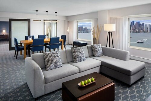 Hyatt Boston Harbor, Rezervați Hotel East Boston Beacon Hill