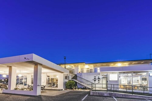 The Oriana Orange - Retro Hotel & Resort, Забронировать Курортный отель Ориндж Central West NSW, рядом с Стадион «Уэйд Парк»