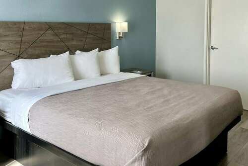 Quality Inn Tracy I-205, Buchen Sie Hotel Tracy Kalifornien