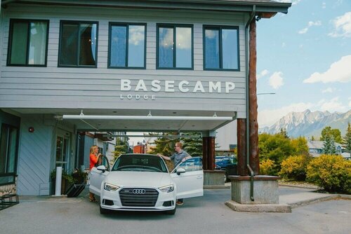 Basecamp Lodge Canmore, Prenota Hotel Canmore Alberta