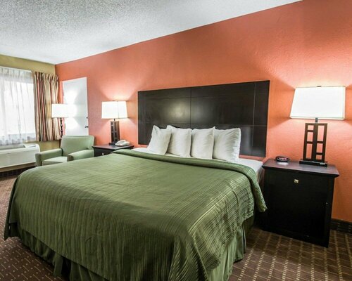 Quality Inn near Blue Spring, Забронировать Отель Ориндж-Сити штат Флорида