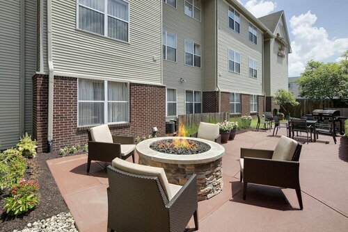Fairfield Inn and Suites by Marriott Indianapolis Airport, Book Hotel Hoteller i Indiana med parkering, Parkering