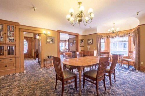 Pacific Grove Inn, Забронировать Отель Пасифик-Гров Виноградники Монтерей, рядом с Lovers Point (Мыс влюбленных)