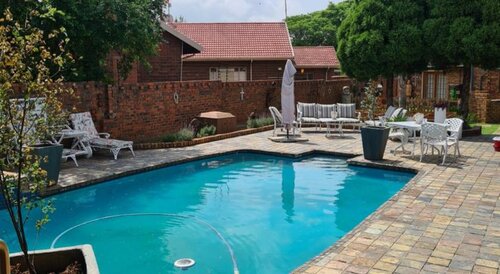 Royal Villa Guesthouse, Prenota Affittacamere Hotel a Brakpan con parcheggio, Parcheggio