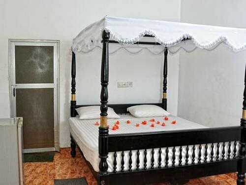 Water Garden Hotel, Забронировать Отель Отели Анурадхапура с парковкой, Парковка