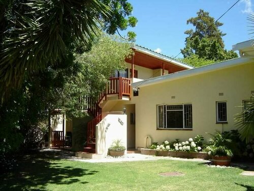 Cedar Lodge Guest House, Book Pension Billige hoteller i Robertson
