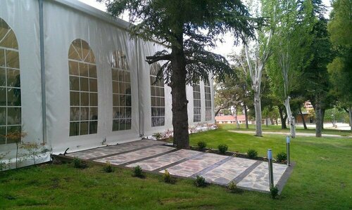 Albergue Zaragoza Camping, Prenota Campeggio Hotel a Aragona con piscina, Piscina