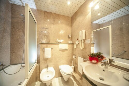 Hotel Bisanzio, Забронировать Отель Равенна Ravenna Area, рядом с Железнодорожный вокзал Равенна