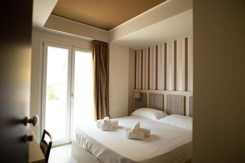 Hotel Cliché, Book Hotel San Lucido Calabrien