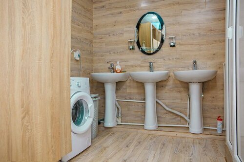 Legvi hostel, Забронировать Хостел Отели Тбилиси с парковкой, рядом с Музей советской оккупации, Парковка