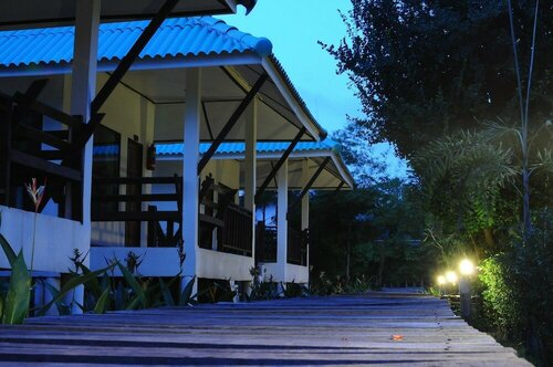N.T. Lanta Resort, Забронировать Курортный отель Отели Ко Ланта с бассейном, Бассейн