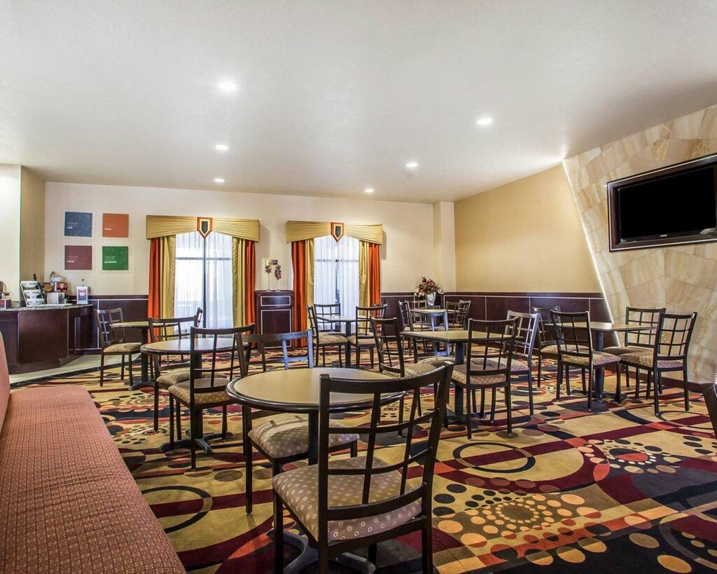 Comfort Suites