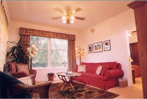 Secret Garden Inn, Забронировать Отель Юджин Willamette Valley, рядом с Орегонский университет
