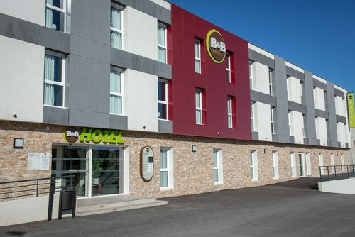 B&B HOTEL Sainte-Maxime Golfe de Saint Tropez, Забронировать Отель Отели Сент-Максима с парковкой, Парковка