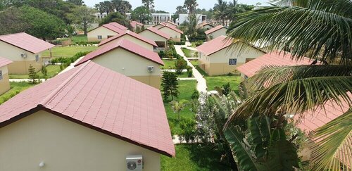 Kunta Kinteh Beach Complex, Book Lejlighedshotel Hoteller i Kanifing med pool, Swimmingpool
