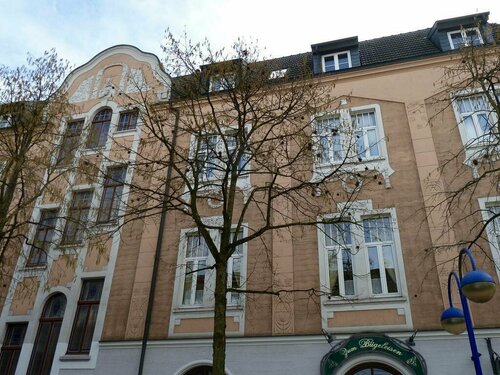 Hotel Zum Bügeleisen, Забронировать Отель Homberg Дуйсбург, рядом с Подъемная башня Homberg-Ruhrorter Rheintrajektanstalt