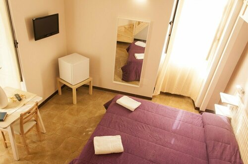 B&B Palazzo Paladini, Rezervați Bed and Breakfast Hoteluri în Lecce cu piscină, aproape de Piazza Sant'Oronzo, Piscină
