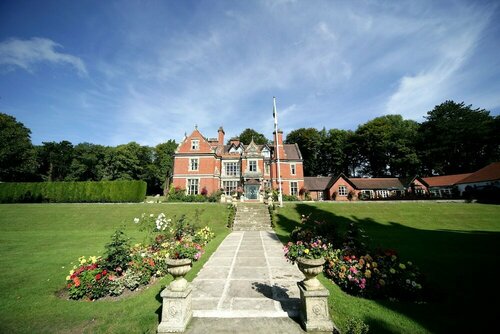 The Coed-Y-Mwstwr Hotel, Prenota Hotel  