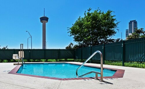 Staybridge Suites San Antonio Downtown Convention Center by IHG, Забронировать Отель Отели Сан-Антонио с бассейном, рядом с Healy-Murphy Park, Бассейн