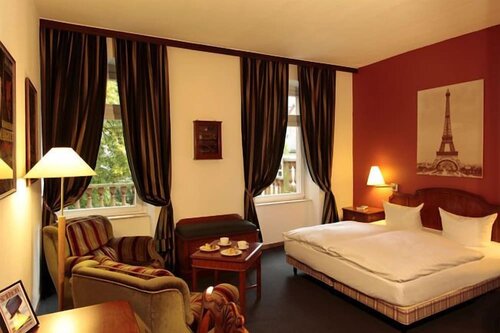 EIFELkrimihotel, Забронировать Отель Хиллесхайм Vulkan Eifel