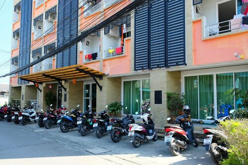 Raya Rawai Place, Забронировать Отель Раваи Мыанг Пху Кет, рядом с Пляж Чалонг