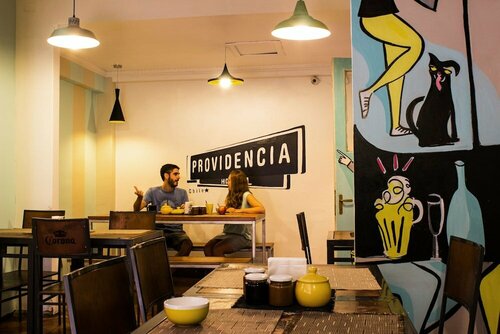 Hostal Providencia, Забронировать Хостел Отели Сантьяго с завтраком, рядом с Площадь Бакедано, Завтраки