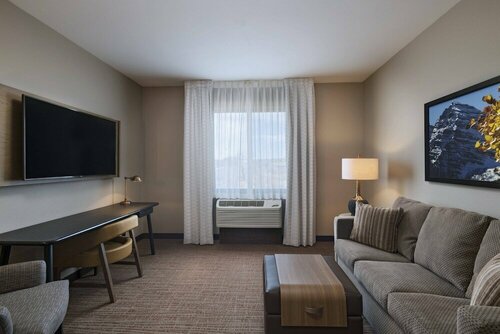 Fairfield Inn & Suites by Marriott Colorado Springs East, Забронировать Отель Колорадо-Спрингс Колорадо