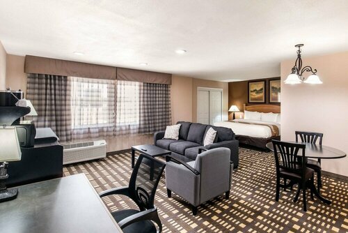 Quality Inn & Suites Plano East - Richardson, Забронировать Отель Отели Ричардсон с завтраком, Завтраки