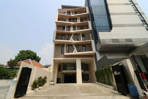 RedDoorz Plus @ Cideng Barat, Book Hotel Hoteller i Jakarta med parkering, Parkering