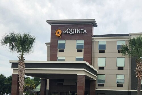 Quality Suites Warner Robins, Book Hotel Georgia hoteller med pool, Swimmingpool
